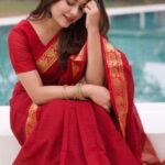 মেরুন রঙের চিরন্তন আভিজাত্য